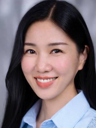 Management Team Member 06